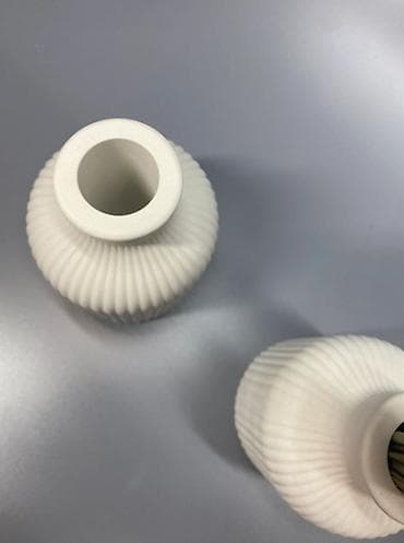 boynu gulu: Bir vaza — 3