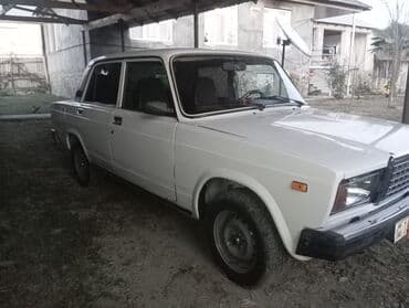 ceşka disk: Avtomobil: VAZ 2107 (klassik “Jiquli”) Kuzov: sedan, ağ rəng Qapılar — 9
