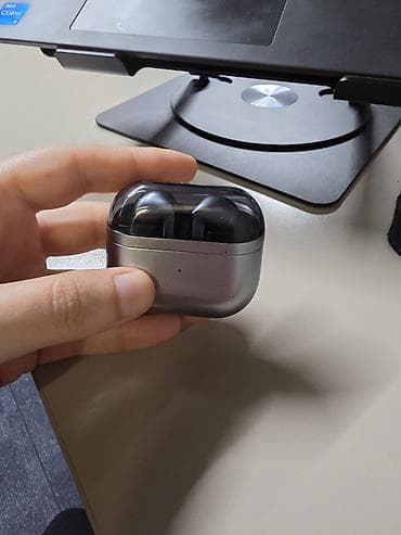 Samsung Buds 3 Pro Bluetooth qulaqlıq – şarj qutusu ilə - Rəng