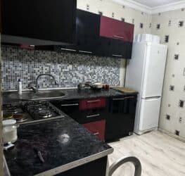 Yeni Yasamalda normal vəziyətdədir ev təmir olunduğu üçün satılır