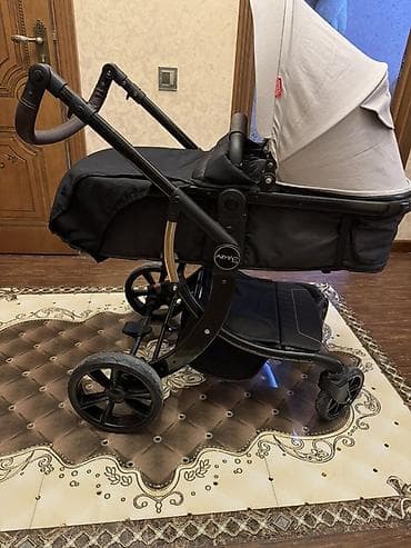 Çıxarıla bilən beşikli araba