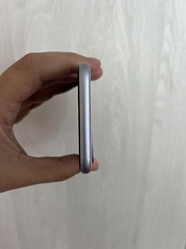 iphone telefonlar: IPhone 11, 64 GB — 6