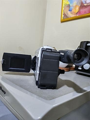 15 pro max 2 ci el: Video kamera. bilmirəm işləyir ya yox. Toku falan yoxdur. Qiymət 50 — 2