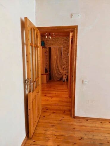 masazir 3 otaqli: 3 otaqlı, 108 kv. m, Orta təmir — 18