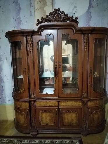 Klassik üslubda tam dəst mebel Təunvan Əmircan rkib: - Şkaf-vitrin