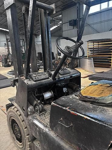 forklift: Texniki göstəricilər: Mühərrik: Dizel İstehsal ölkəsi: Bolqarıstan — 4