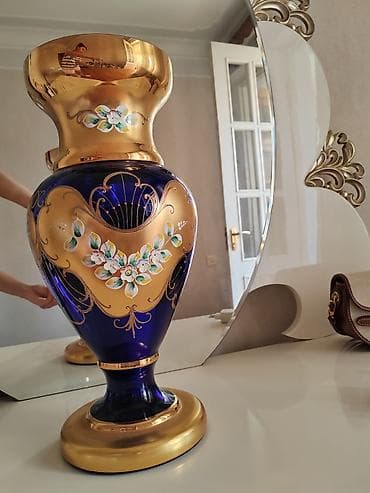 Vazalar: Bir vaza, Bogem şüşəsi — 1