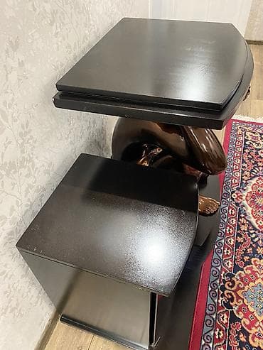 Düz TV altlığı, Polkalı, Laminat