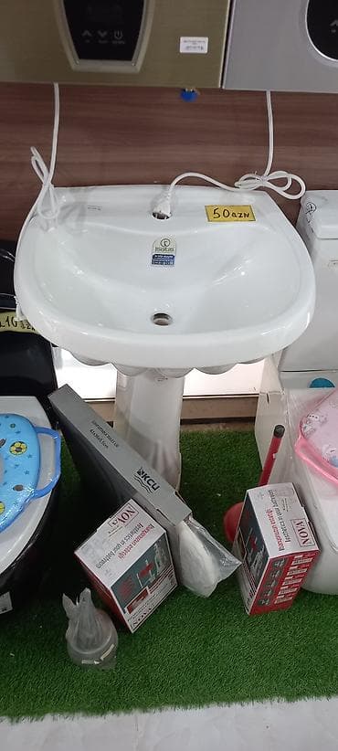 Keramik ayaqlı əl üz yuma qabı (lavabo) - Marka: Isatis - Material