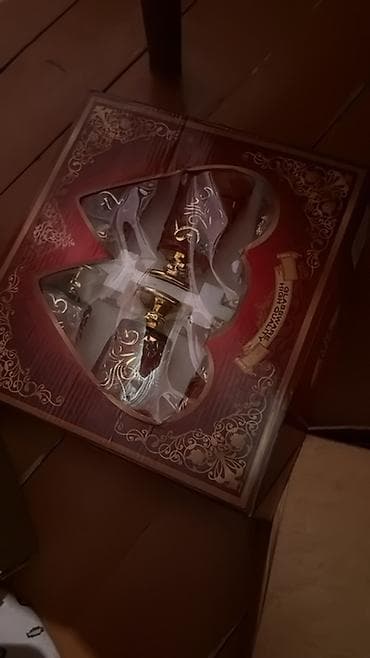 Mətbəx və süfrə əşyaları dəsti - Qara fon üzərində qızılı və rəngli — 5