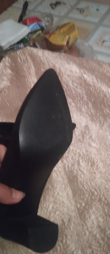 туфли новая не одевала не разу: Туфли, Размер: 37, цвет - Черный, Новый — 2