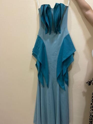 meqa maks: Atelierde baha tikilib. Bir defe geyinilib . Materyali cox gozeldir — 1