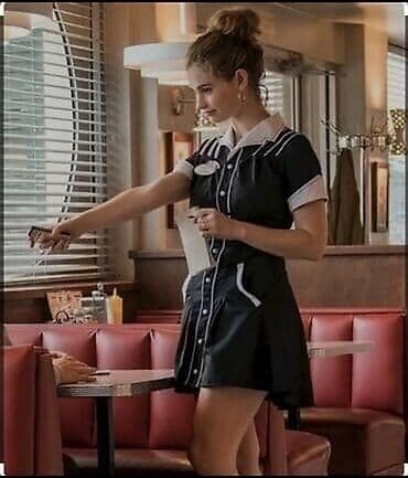 afisant: Ofisiant tələb olunur, Gecə klubu, Gündəlik ödəniş, İstənilən yaş, 1 ildən az təcrübə — 2