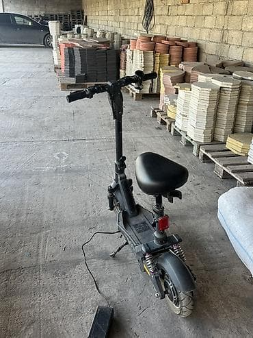 Elektrik skuter – oturacaqlı, güclü asqılı sistemli model — 3