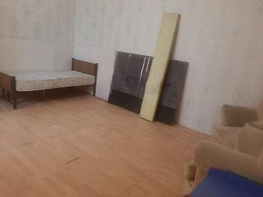 4 otaqlı ev: Köhnə tikili mənzil – geniş otaqlı - 2 ayrı yataq otağı və iri zal - — 2