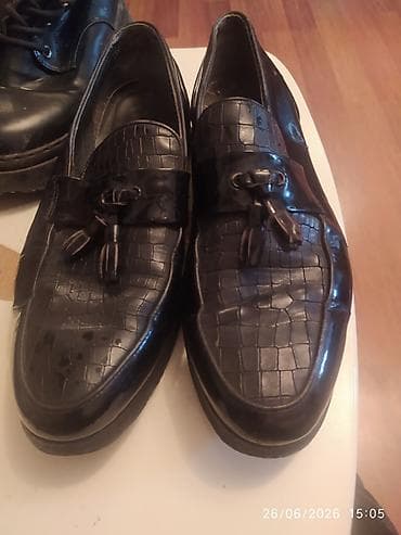 botinki: Bir neçə məhsul bir yerdə: 1) Qara kişi hərbi/boots tipli uzun — 2