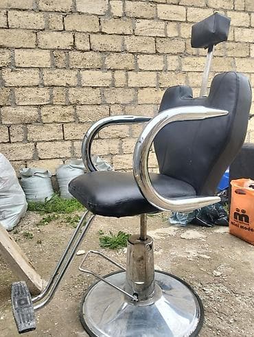 salon kreslo: Bərbər/kosmetolog üçün peşəkar kreslo - Material: qara ekodəri — 2