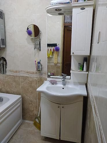 20 nomreli mektebin yaninda satilan evler: Sumqayıt, 2 otaqlı, Köhnə tikili, 60 kv. m — 4