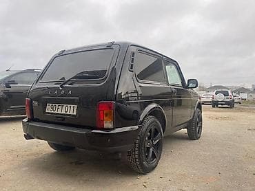 nivə: LADA Niva (qısa kuzov), qara rəng, 3 qapı, tam ötürücülü off-road SUV — 8