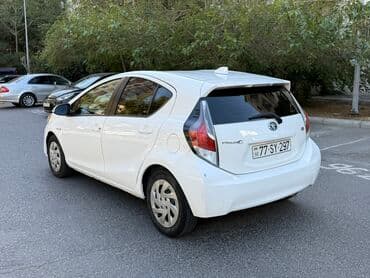 taksi ucun maşınlar: Toyota Prius: 1.5 l | 2016 il Hetçbek — 8