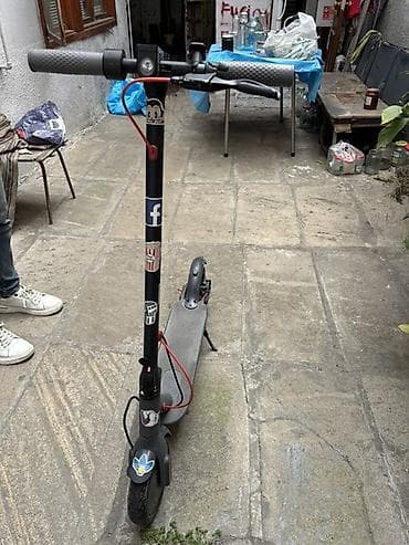 Elektrik skuter - Şəhər daxili sürüş üçün kompakt elektrik skuter -