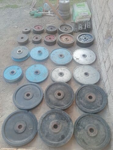 Kilosu 2azn ve 2.5azn satılır tək təkde satılır EF 50 çəki daşları