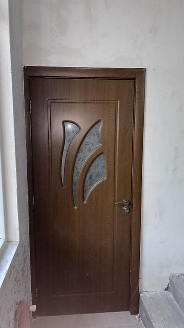 otaq qapllarl: Qapi yaxsi veziyyetdedir sökülüb qırağa qoyulub ünvan:biləcəri — 2