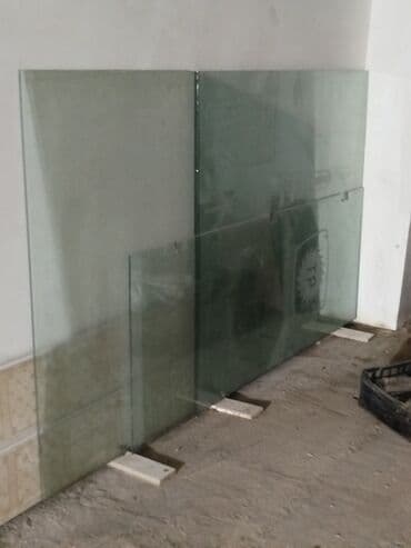 смеситель для душа: Şüşə panellər dəsti - Material: şəffaf şüşə (kənarları cilalanmış). - — 1