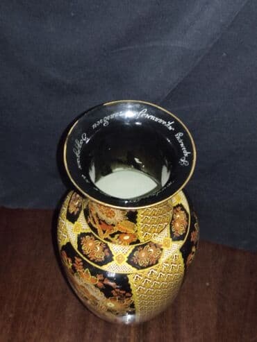 gul salonu: Bir vaza, Keramika — 4