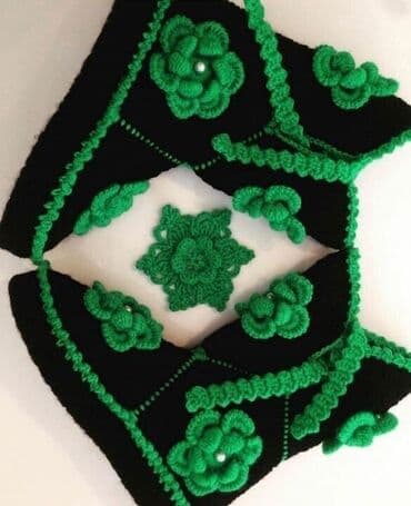 qadınlar üçün toxunma beretlər: Bezekli corablar sifarisle toxunur — 6