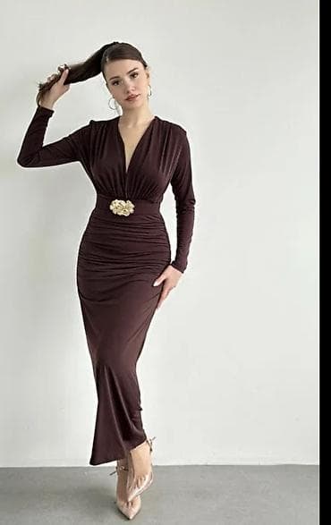 Uzun, tünd rəngli qələm kəsimli don. - Yuxarı hissə V-formalı — 1