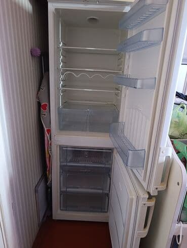 SWIZER ikiqapılı soyuducu - Üst hissə: soyuducu kamera, tənzimlənən 3