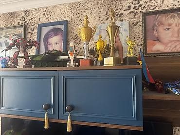 onluk: Uşaq/yeniyetmə otağı üçün mebel dəsti Tərkib: -hər biri 120 m.TV — 1