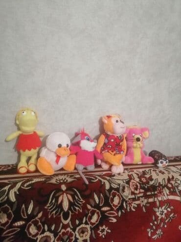 uşaq sumkaları: Oyuncaqlar uşaq ucun. 1 ededi/ 5 manatdir. Veziyyeti cox yaxsidir — 2