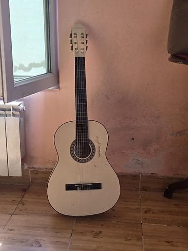 fender gitara: ALMIRA klassik gitara ƏLAQƏ : (010)515-84-03 - Brend: ALMIRA - Korpus — 1