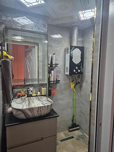 agdasda satilan evler: Bakı, 8-ci mikrorayon, 3 otaqlı, Köhnə tikili, m. Gənclik, 80 kv. m — 6