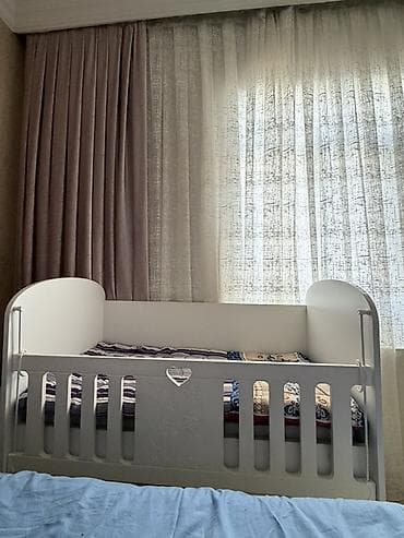 intex matras: Oğlan və qız üçün, İşlənmiş, Dördbucaq, Beşik, Dəstsiz, Matras ilə, Yellənmə mexanizmsiz — 1