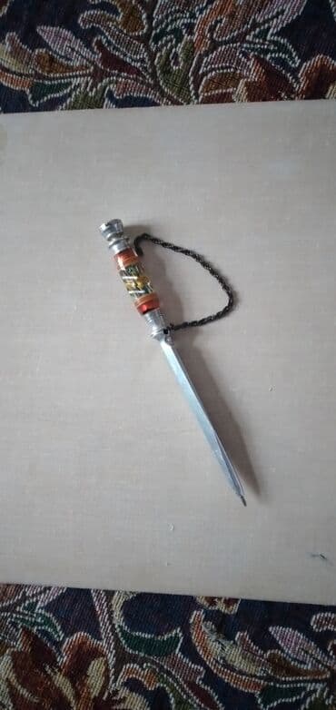 Kolleksiya üçün əl işi qələm – xəncər formasında - Material