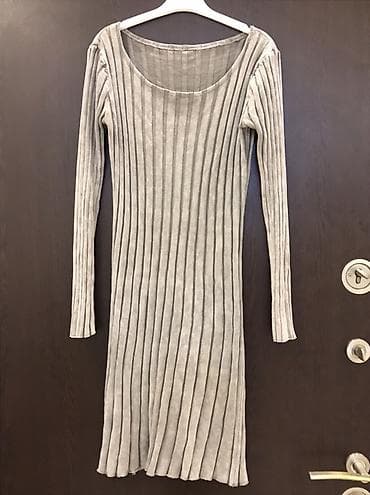 42-44e qədər gedir alinib heç geyinilmıyib Türkiyənindi.Boz rəngdə