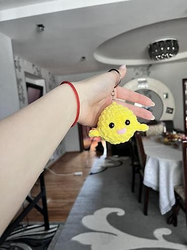 muncuqdan canta: Gülərüz sarı yumşaq oyuncaqlı açarlıq. - Material: yumşaq plyuş — 1