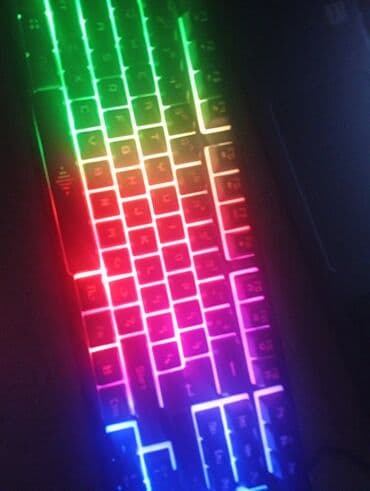 usb uzadıcı: RGB işıqlı klaviatura - Tam ölçülü, rəngarəng RGB arxa işıqlanma — 1