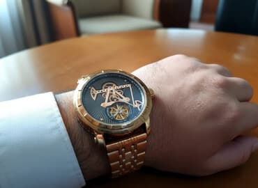 Yeni, Qol saatı, Cartier