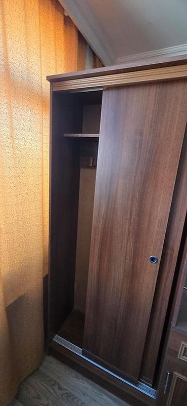duz masa: 2 qapılı, Güzgülü, Qəhvəyi, Taxta, Kupe, Düz dolab — 4
