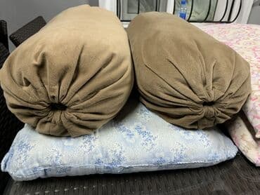 Balış üzləri: Yuxu üçün İşlənmiş Sadə Yun Yastıq — 2