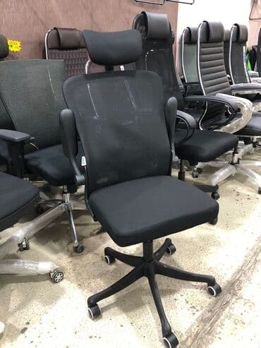 офисные кресла: Новый, С колесиками, Рукояти регулируются, Ткань — 1