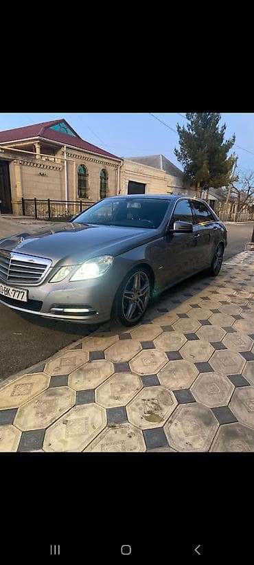 mercedes mostu: Mercedes-Benz E-Class: 1.8 l | 2011 il Sedan — 2