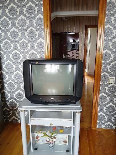 LG kineskop televizoru + TV stendi - Model: LG CRT (öndə Soundmax/AV