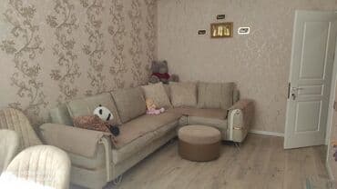 Salam. Qəsr y/k 81.5 kvadrat 3 otaqlı,8 mərtəbəli binanın 3 cũ