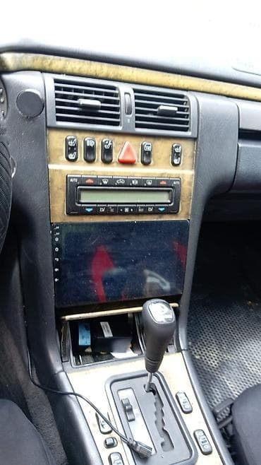 mercedes sprinter satilir: Mercedes-Benz E 230: 2.3 l | Sedan — 6