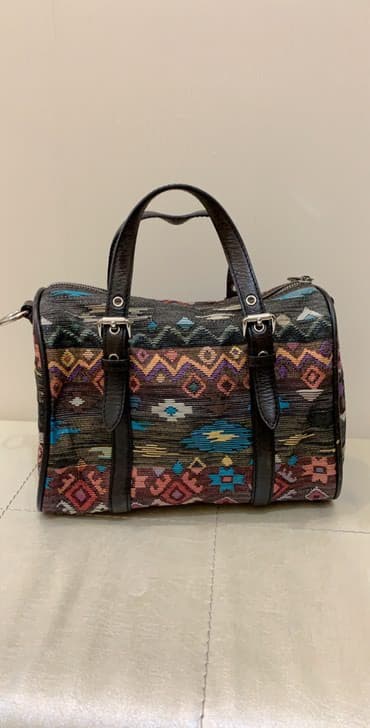 Çantalar: Bimba & Lola markasidir. Cox az istifade olunub. Yeni kimidir — 2